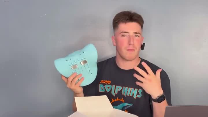 Customer using the Cervya neck massager